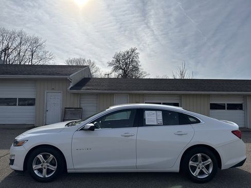 Used 2022 Chevrolet Malibu LS w/ Driver Confidence Package II image 9