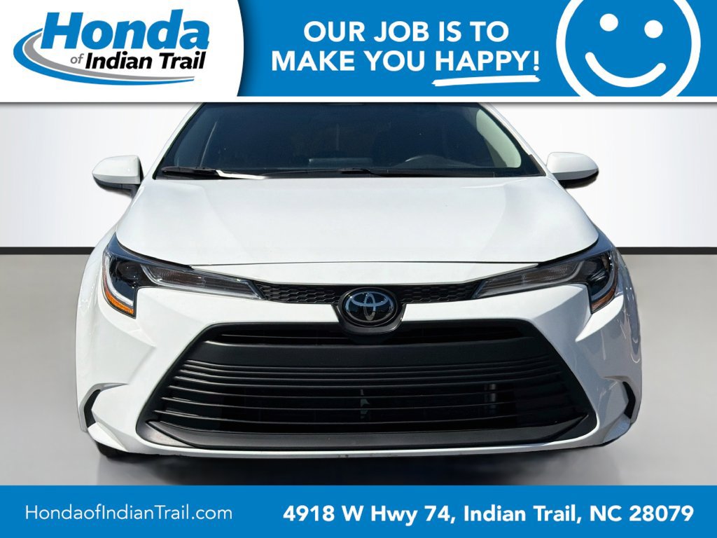 Used 2024 Toyota Corolla LE FWD image 3