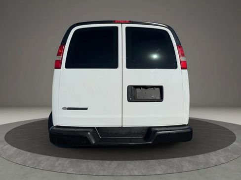 Used 2017 Chevrolet Express 2500 image 5