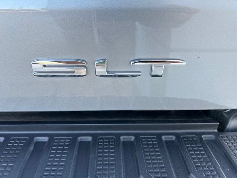 Used 2025 GMC Sierra 1500 SLT AWD/4WD image 32