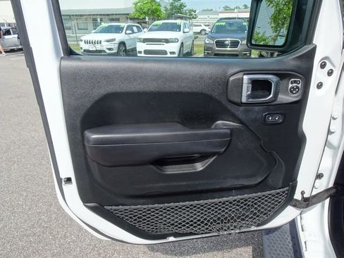 Used 2019 Jeep Wrangler Unlimited Sport S AWD/4WD image 12