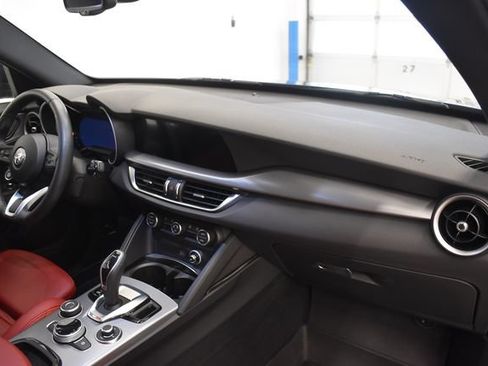 Used 2024 Alfa Romeo Stelvio Ti w/ Performance Driving Package AWD/4WD image 18