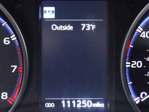 Used 2018 Toyota RAV4 LE AWD/4WD image 12