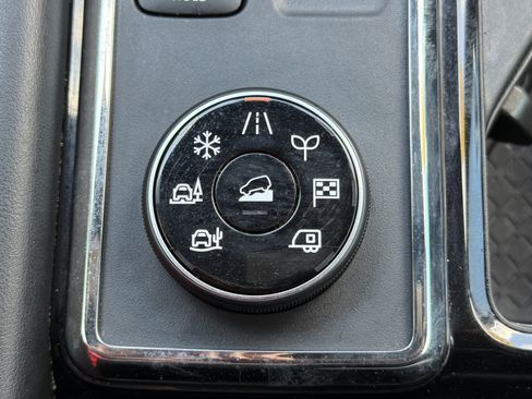 Used 2024 Nissan Pathfinder Rock Creek AWD/4WD image 11