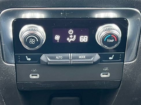 Used 2021 GMC Yukon XL Denali AWD/4WD image 41