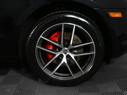 Used 2024 Porsche Macan S w/ Premium Plus Package image 35