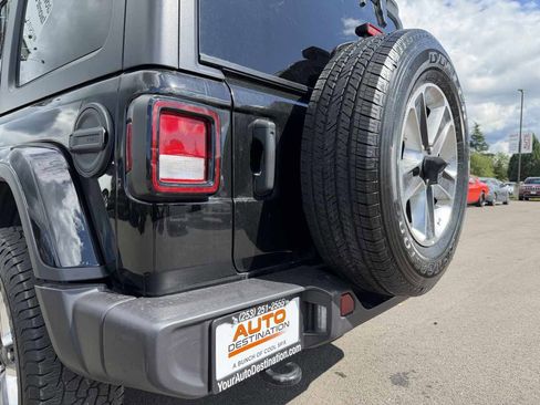 Used 2020 Jeep Wrangler Unlimited Sahara AWD/4WD image 12