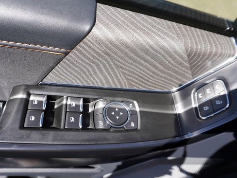 Certified 2022 Ford F150 Platinum w/ Equipment Group 701A High image 11