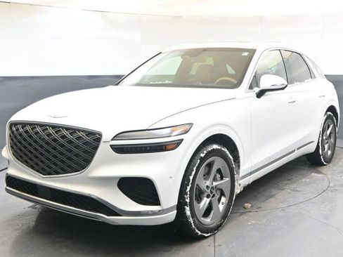 Used 2025 Genesis GV70 2.5T image 1