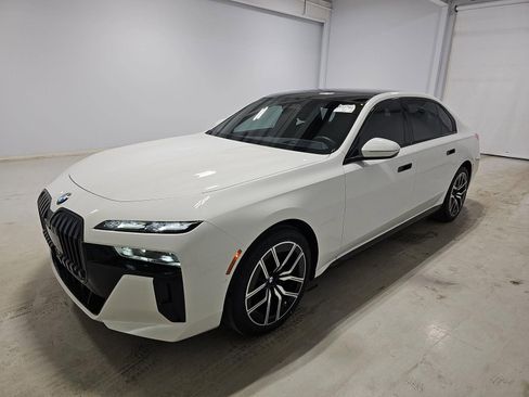 Used 2023 BMW 740i w/ Executive Package RWD image 1