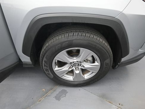 Used 2025 Toyota RAV4 XLE AWD/4WD image 32