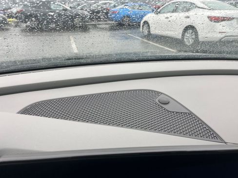 Used 2025 Hyundai Elantra SEL image 17