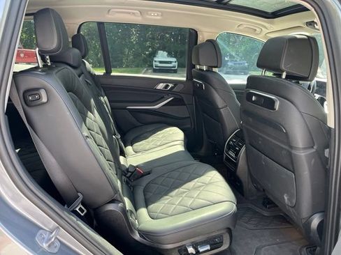 Used 2025 BMW X7 xDrive40i AWD/4WD image 13