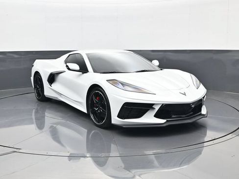 Used 2025 Chevrolet Corvette Stingray Preferred Conv w/ 2LT RWD image 3