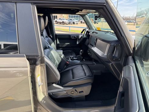 Used 2025 Ford Bronco Outer Banks image 14