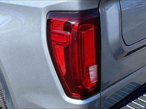 Used 2023 GMC Sierra 1500 SLT image 24