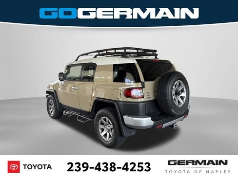 Used 2014 Toyota FJ Cruiser 4WD w/ Upgrade Package image 4
