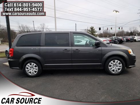 Used 2017 Dodge Grand Caravan SE w/ Power Window Group image 4