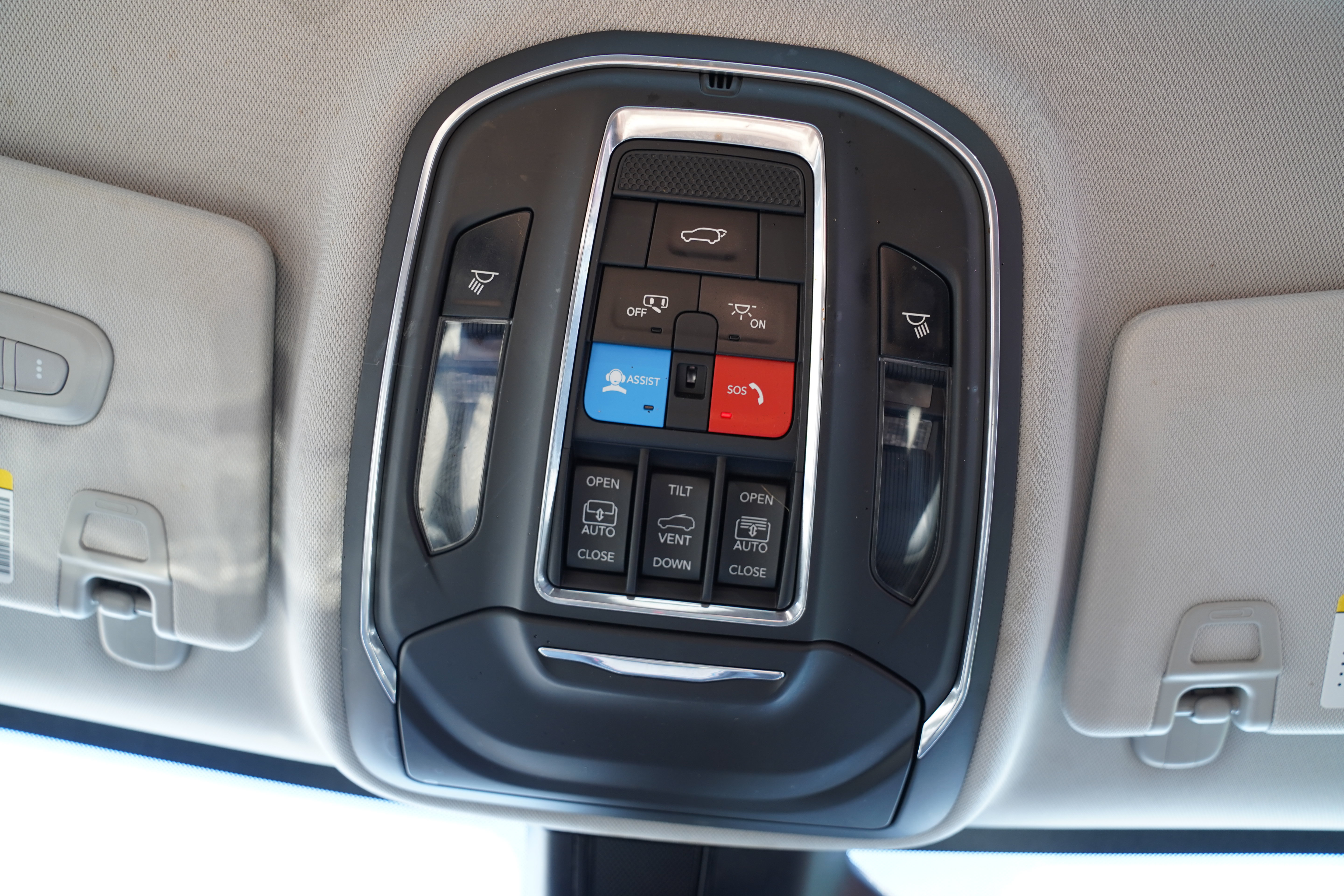 Used 2021 Jeep Grand Cherokee L Limited AWD/4WD image 32
