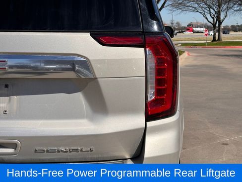 Used 2021 GMC Yukon XL Denali w/ Denali Ultimate Package image 10