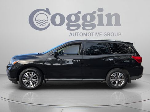 Used 2020 Nissan Pathfinder SV FWD image 2
