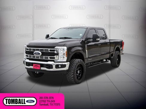 Used 2024 Ford F250 XLT w/ FX4 Off-Road Package image 3