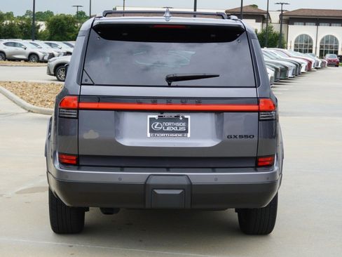 Used 2024 Lexus GX 550 AWD/4WD image 7
