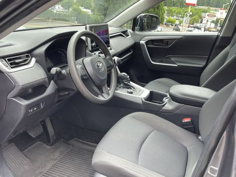 Certified 2024 Toyota RAV4 LE AWD/4WD image 10
