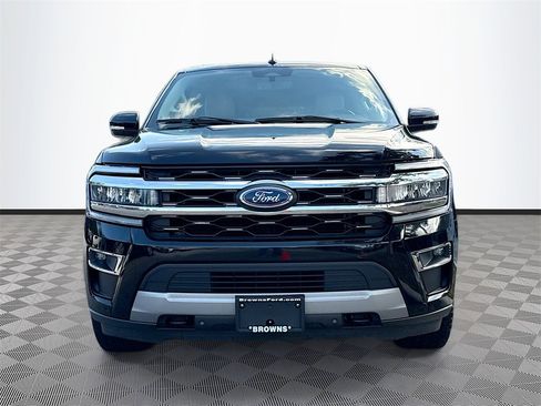 Used 2022 Ford Expedition Limited image 2