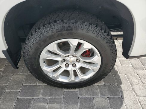 Used 2022 Chevrolet Silverado 1500 LTZ w/ LTZ Premium Package image 9