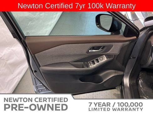 Used 2023 Nissan Rogue SV FWD image 35