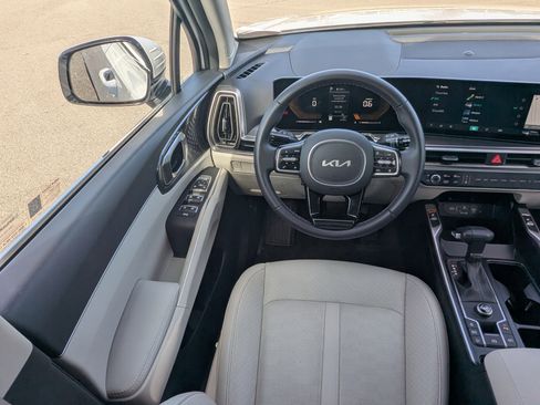 Certified 2025 Kia Sorento S w/ Panoramic Sunroof Package image 26