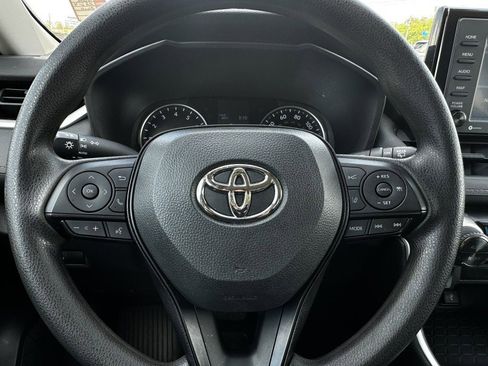 Used 2022 Toyota RAV4 XLE image 21