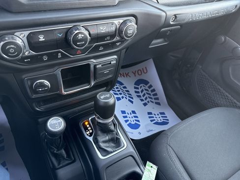 Used 2023 Jeep Wrangler Sport image 27