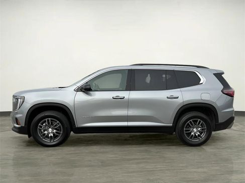 Used 2025 GMC Acadia Elevation image 4