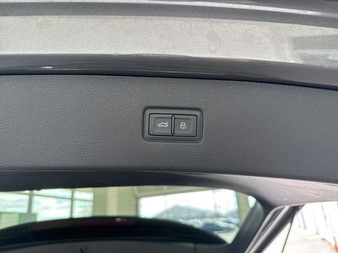 Used 2025 Audi Q7 3.0T Premium Plus image 11