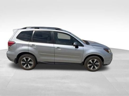 Used 2017 Subaru Forester 2.5i Premium w/ All-Weather Package AWD/4WD image 2