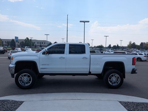 Used 2017 GMC Sierra 3500 SLT w/ Duramax Plus Package AWD/4WD image 9