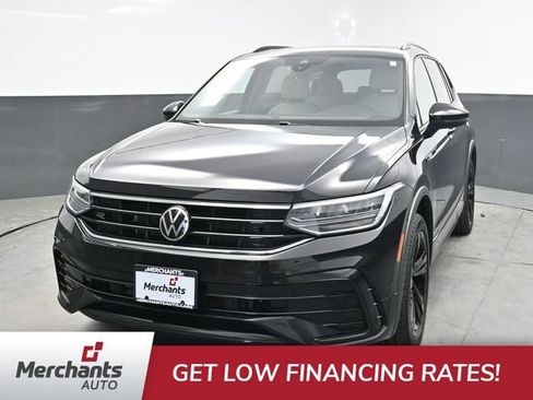 Used 2023 Volkswagen Tiguan SE R-Line AWD/4WD image 2