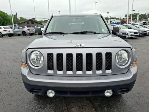 Used 2015 Jeep Patriot Sport w/ Power Value Group FWD image 2
