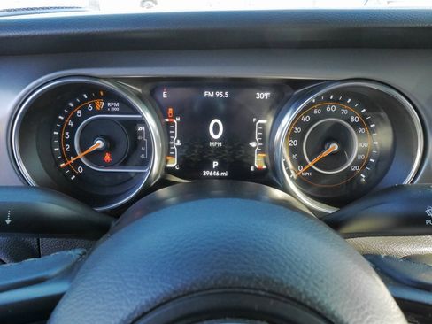 Used 2022 Jeep Gladiator Willys image 23