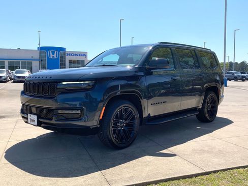 Used 2023 Jeep Wagoneer Series II image 3