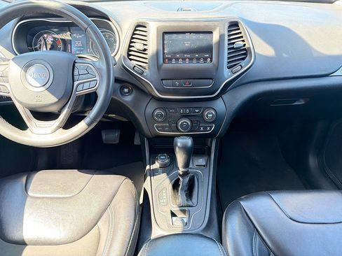 Used 2020 Jeep Cherokee Latitude Plus image 18