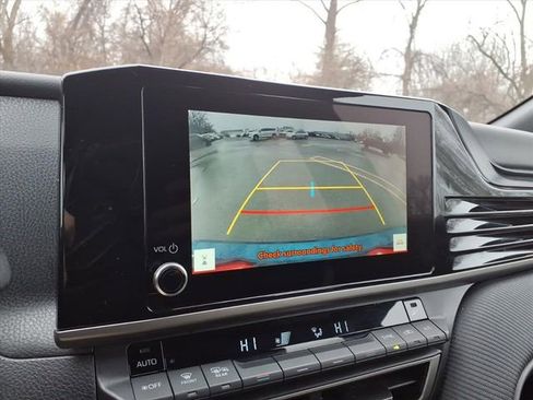 Certified 2025 Toyota Camry SE image 19