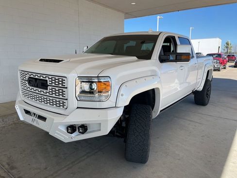 Used 2019 GMC Sierra 2500 Denali w/ Duramax Plus Package image 5