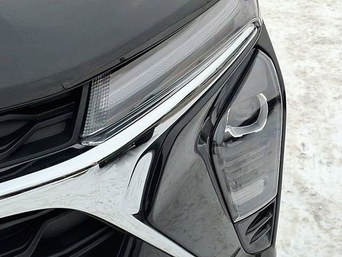 Used 2024 Chevrolet Trax LT w/ Driver Confidence Package image 36