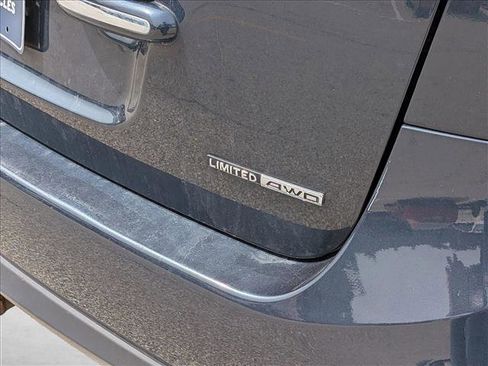 Used 2012 Hyundai Santa Fe Limited AWD/4WD image 11