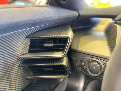 Used 2019 Ford GT Carbon Series image 41