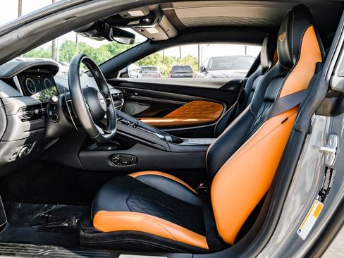 Used 2024 Aston Martin DB12 Coupe RWD image 36
