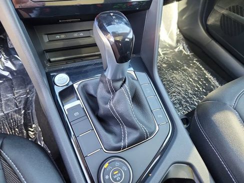 New 2026 Volkswagen Taos SE AWD/4WD image 13